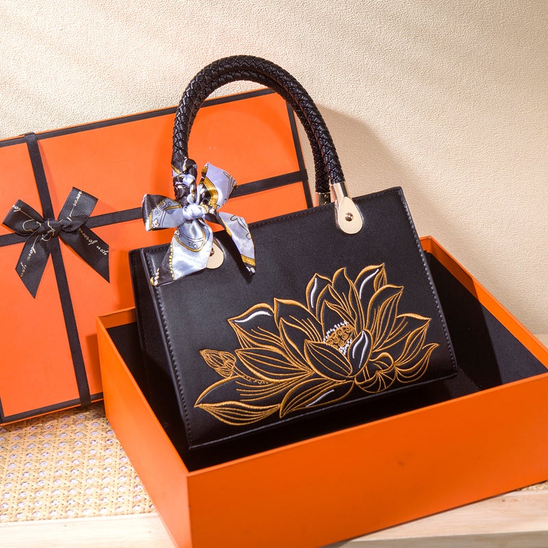 New Chinese Mother'S Day Mother'S Day Wedding Bag Bridal Bag High-End Sense Atmospheric Embroidered Middle-Aged Niche Women'S Bag - Image 4