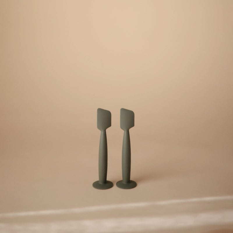 mushie Diaper Cream Applicator Soft Silicone with Suction Base (Dried Thyme) - Image 2