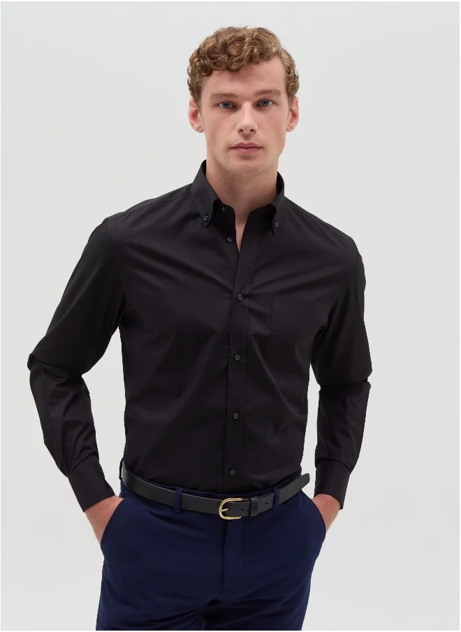 او في اس Solid colour, regular-fit shirt