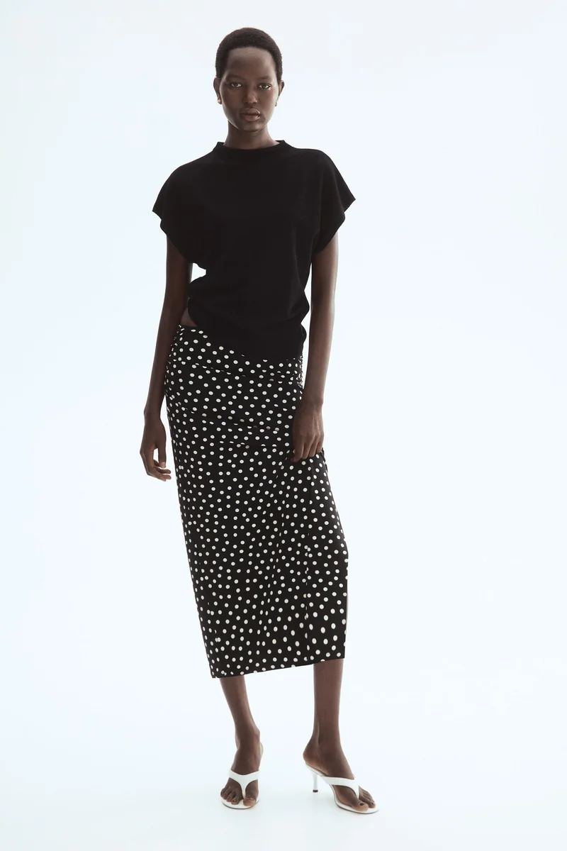 اتش اند ام تنورة ميدي بتصميم منسدل