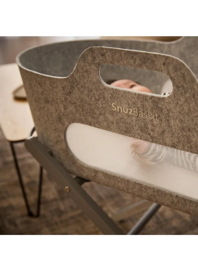 سنوز Baskit Moses Basket And Stand Set For Baby, Dual Mesh Windows For Airflow, Soft Material , 3D Breathable Mattress, Machine Washable Liners , Basket And Stand 84 X 46.5 X 74 Cm - Dark Grey And Dove Grey
