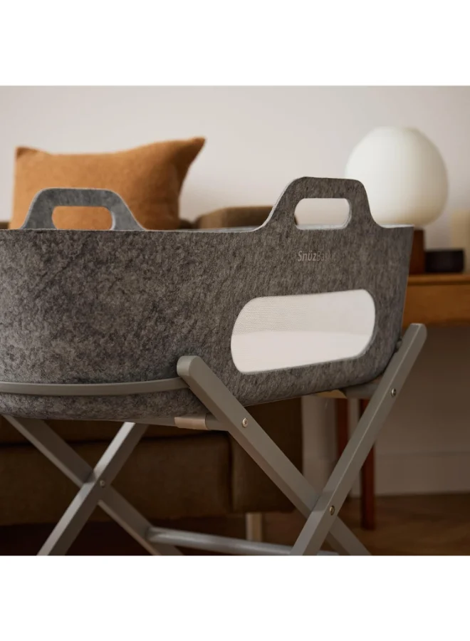 سنوز Baskit Moses Basket And Stand Set For Baby, Dual Mesh Windows For Airflow, Soft Material , 3D Breathable Mattress, Machine Washable Liners , Basket And Stand 84 X 46.5 X 74 Cm - Dark Grey And Dove Grey