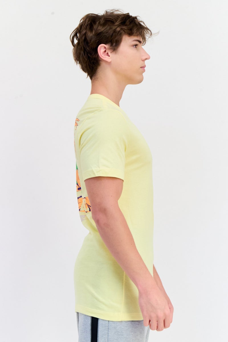 Nike تي شيرت رياضي للرجال بأكمام قصيرة مناسب في الهواء الطلق، أصفر - Image 2