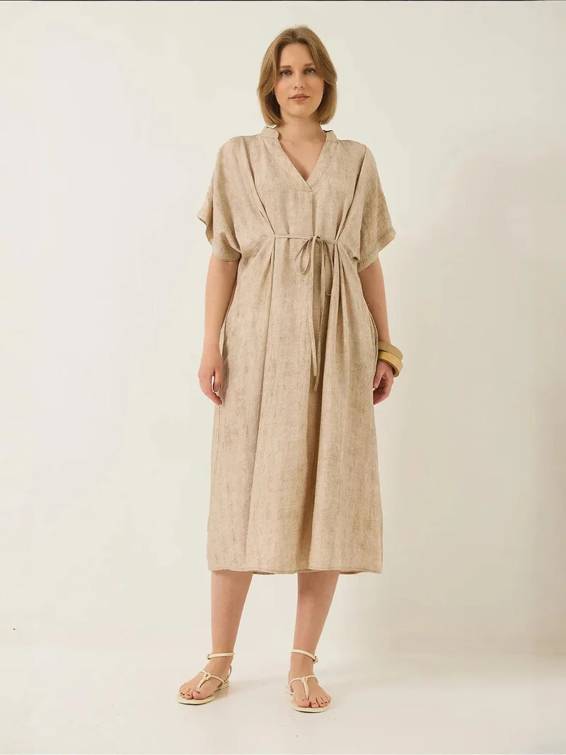 بيانكو لوتشي فستان ماكسي برقبة على شكل حرف  من لوتشي مزين بنقوش وجيوب