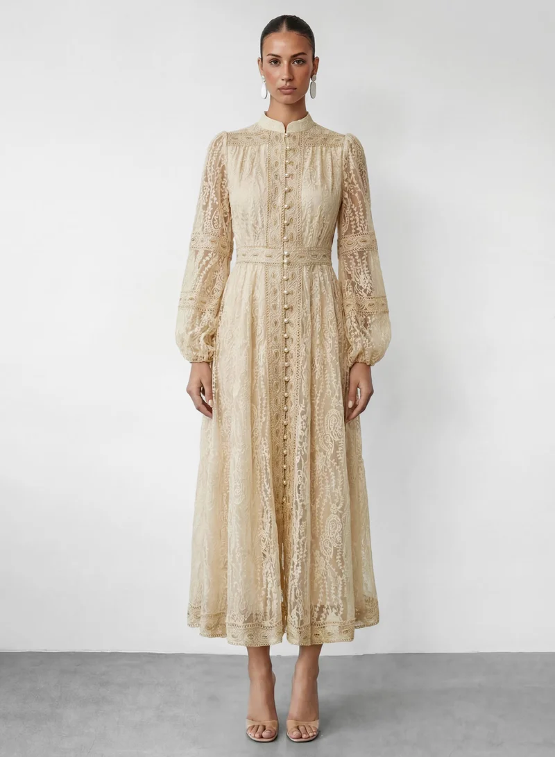 سنفير Attracted To You Beige Lace Stand Collar Lace Maxi Dress