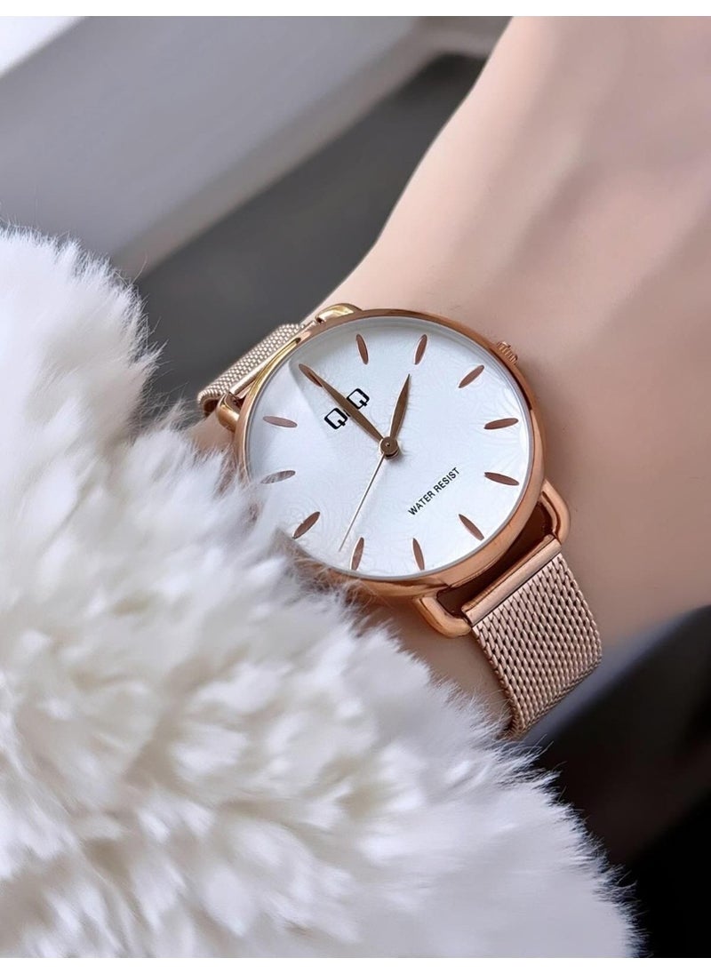 Q&Q Women's Mesh Strap Wristwatch  - Image 1