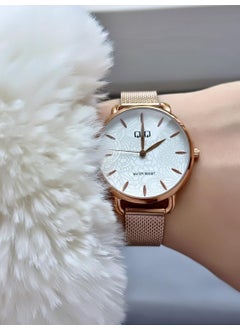 Q&Q Women's Mesh Strap Wristwatch  - Image 2