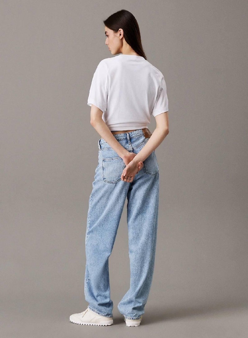 كالفن كلاين جينز تيشرت قصير مزين بشعار درع كلفن كلاين - Image 2