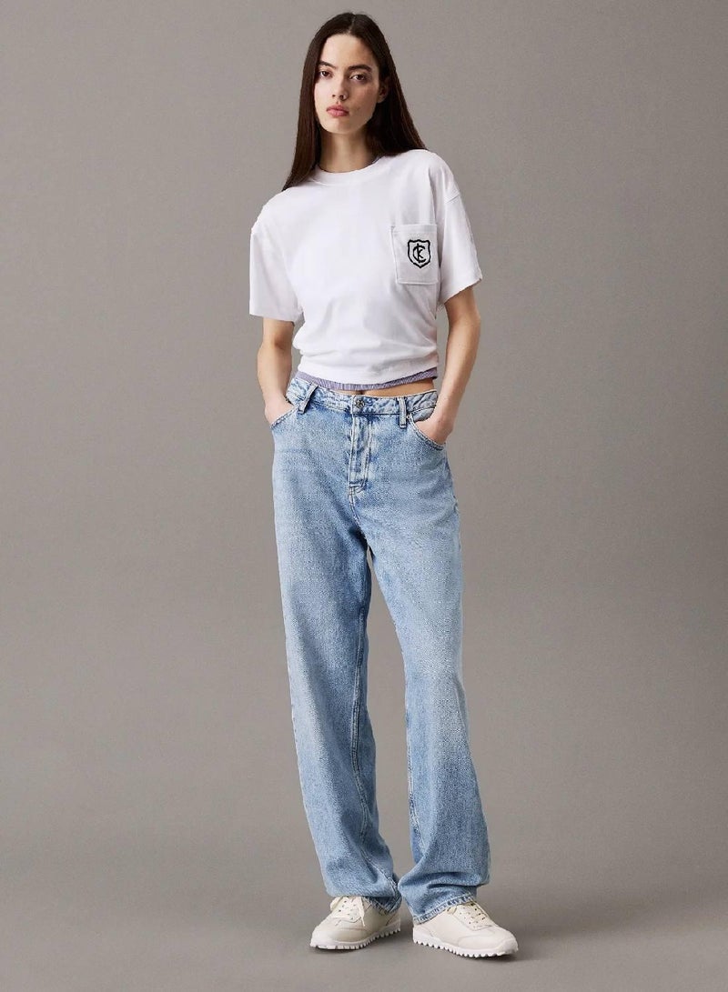 كالفن كلاين جينز تيشرت قصير مزين بشعار درع كلفن كلاين - Image 4