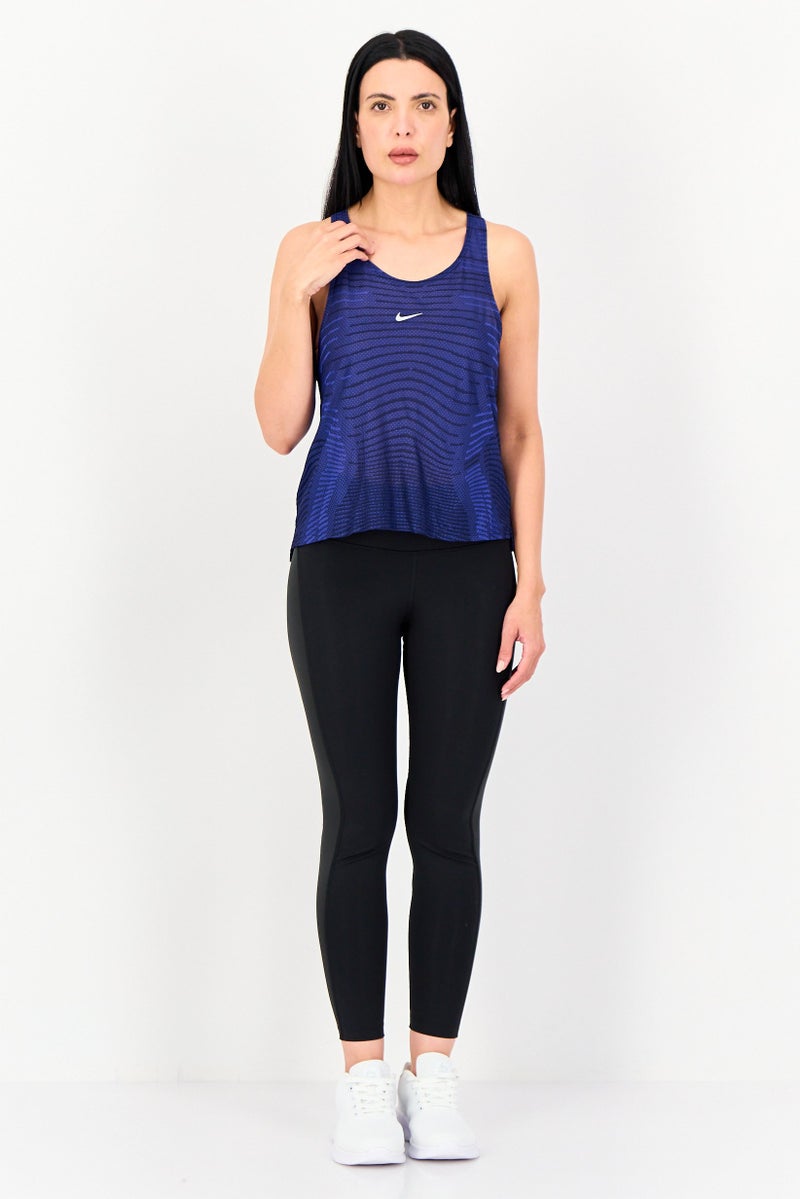 Nike تي شيرت رياضي بلا أكمام للنساء بتصميم قياسي، أزرق أكسفورد - Image 4