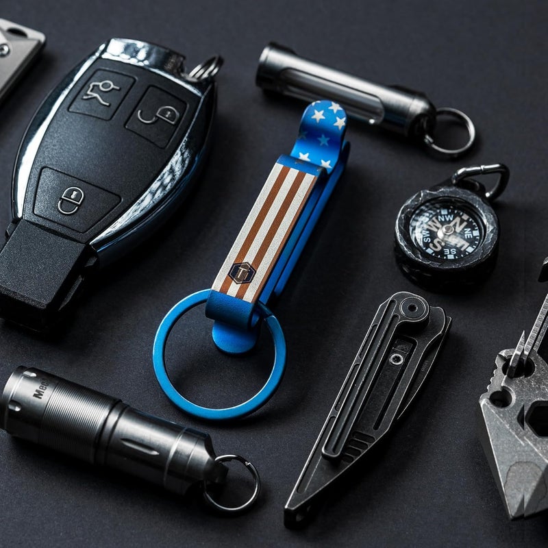 KeyUnity مشبك حامل مفاتيح KM00، حلقة مفاتيح من التيتانيوم TC4، مشبك كارابينر تكتيكي للمفاتيح لحزام خدمة عريض من 3.8 إلى 5.7 سم للشرطة وفرقة الإطفاء (علم) - Image 5
