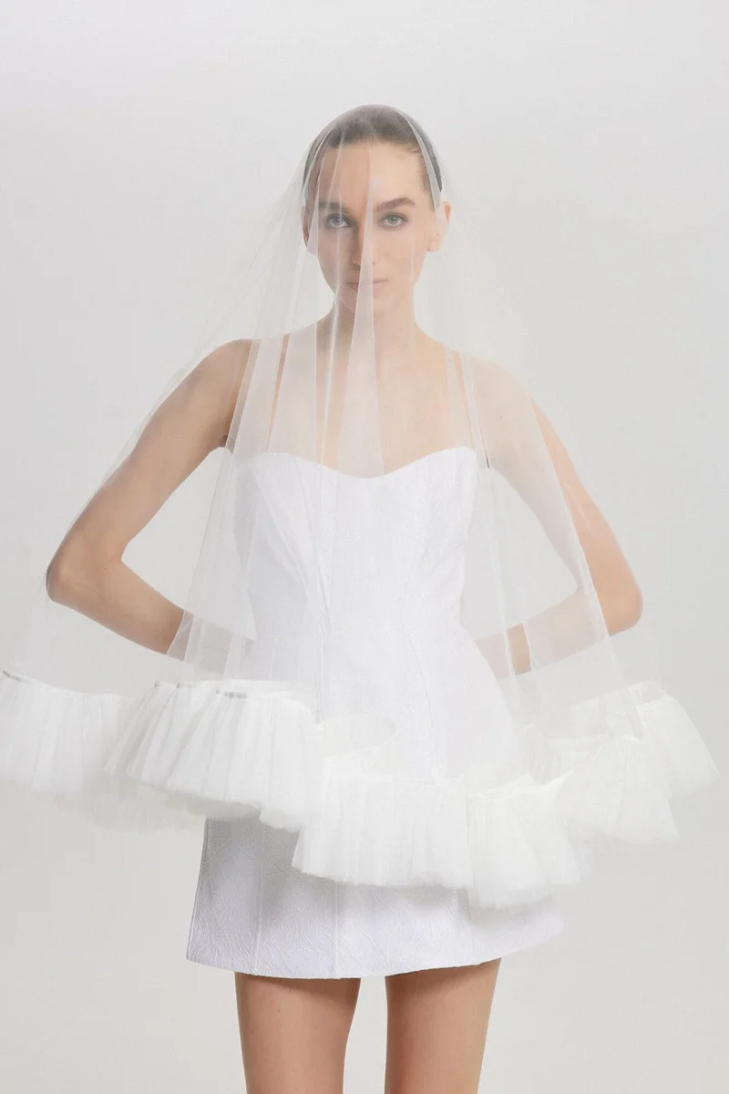 Touche Flounce Veil