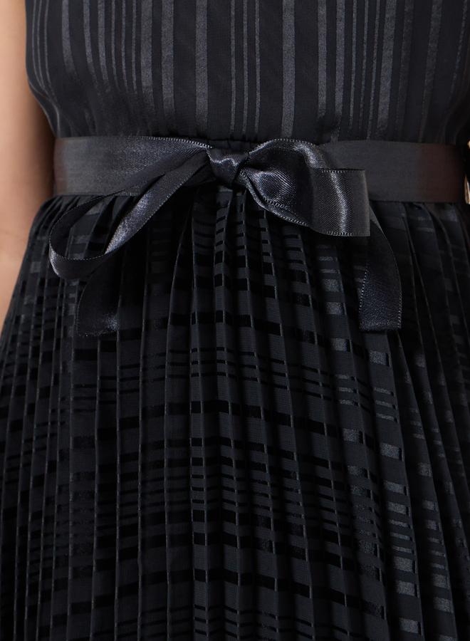 Styli Girls Pleated A-Line Dress with Bow Detail - Image 3