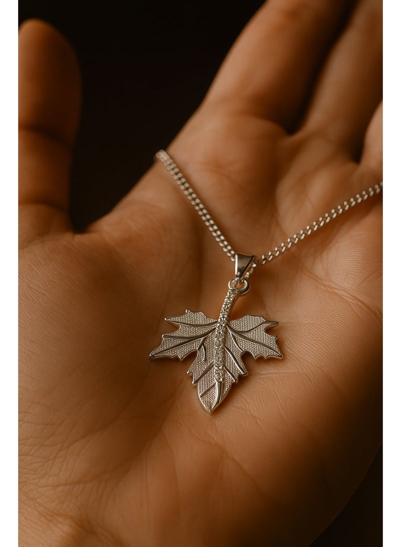 ثري دايموندز سلسلة حريمي من 3Diamonds مطلية بالبلاتين بدلاية ورقة أنيقة  - Image 3