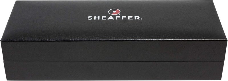 SHEAFFER قلم حبر سائل شيفر 100 قابل لإعادة التعبئة بحافة رفيعة بتشطيب لامع أسود مع تفاصيل باللون الذهبي - Image 5