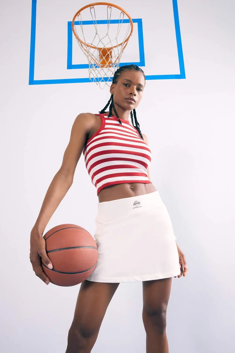 ديفاكتو Standard Fit NBA Los Angeles Lakers Licensed Skirt