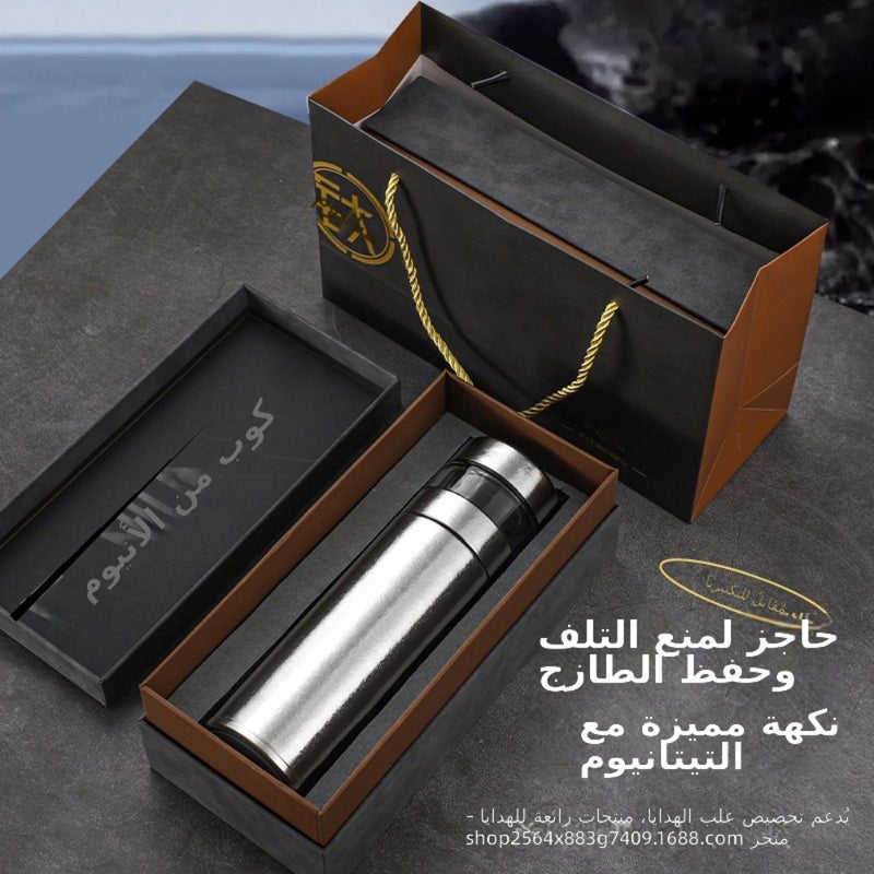 كوب معزول من التيتانيوم النقي للاستخدام المكتبي مع فصل الشاي عن الماء، عرض درجة الحرارة، تصميم محمول، لون فضي، خفيف الوزن ومقاوم للتآكل - Image 4