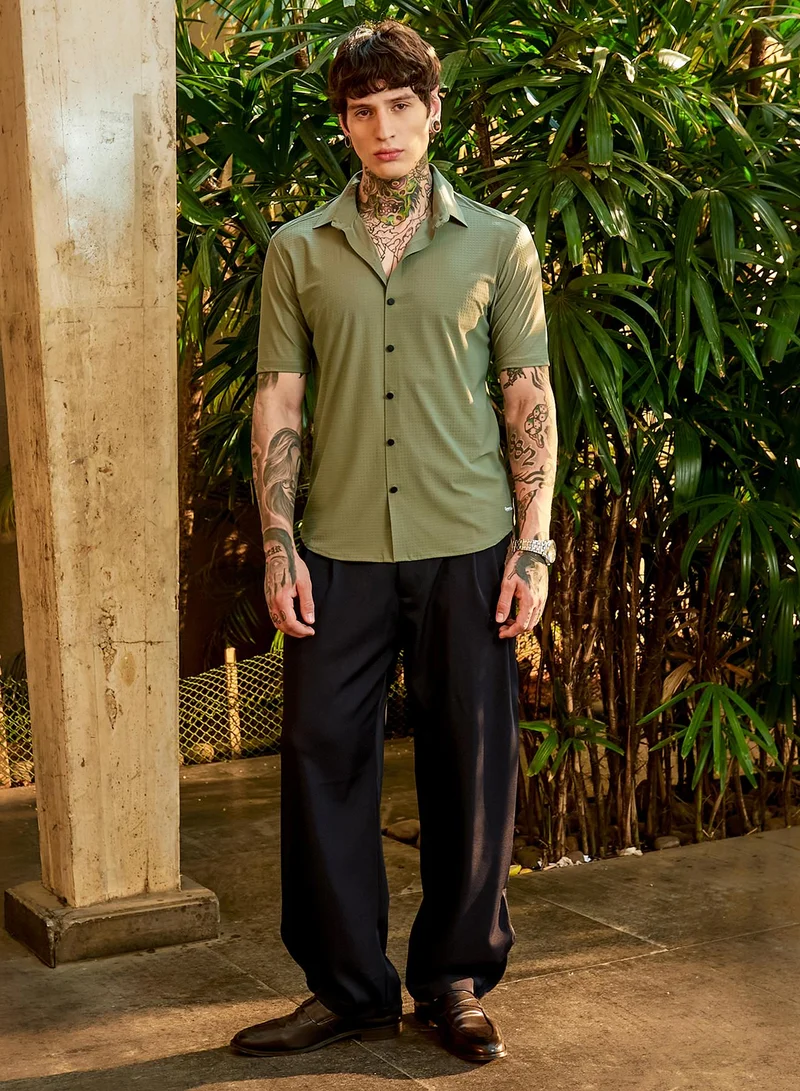 Campus Sutra Men's Olive Green Seamless Cuboid Shirt