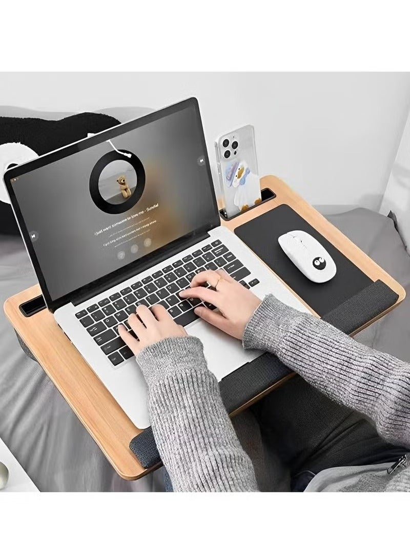 ELTRAZONE طاولة lap مريحة متميزة بتصميم مريح مع وسادة ماوس مدمجة، دعم للمعصم وفتحة للهاتف - محطة عمل محمولة بتصميم خشب البلوط لأجهزة اللابتوب حتى 15.6 بوصة - صينية lap مبطنة للسرير، الأريكة، الكنب، المكتب والسفر - طاولة لابتوب مريحة وأنيقة - Image 2