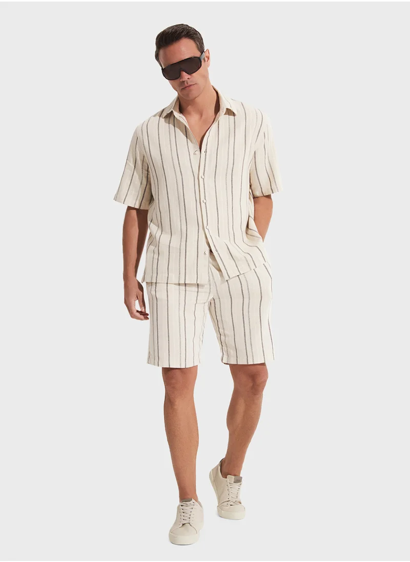 جون Striped Essential Shorts