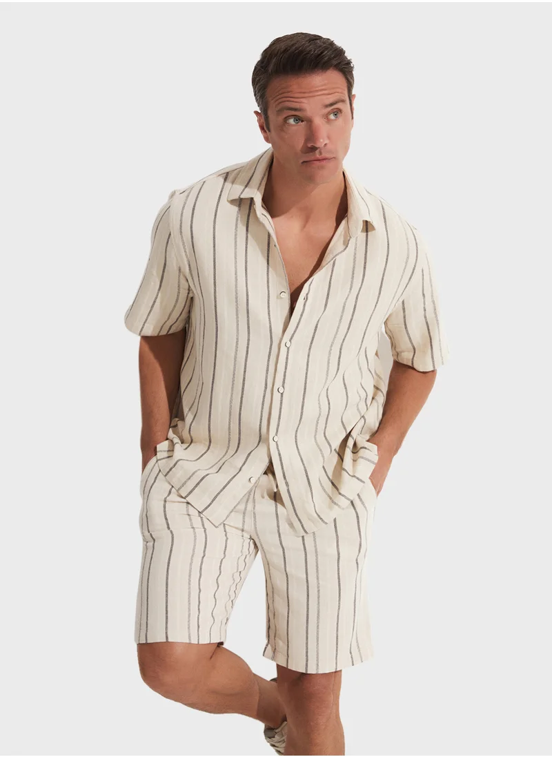 جون Striped Essential Shorts