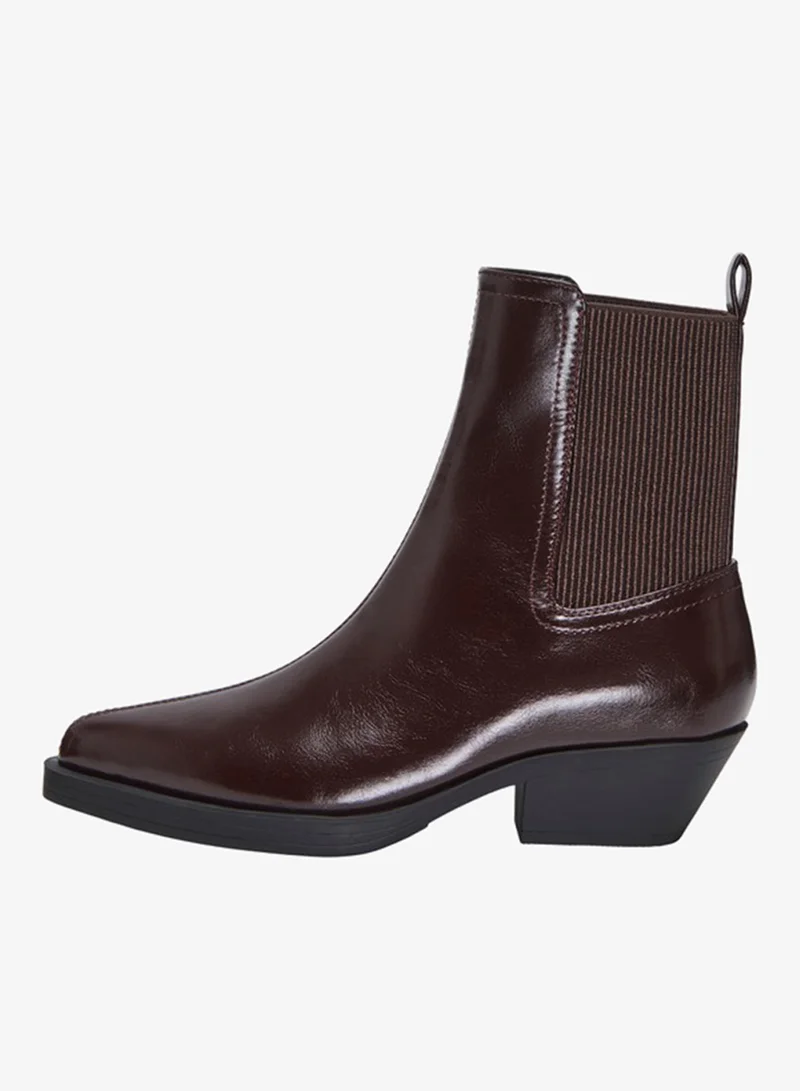 Bronco Chelsea Cowboy Ankle Boots