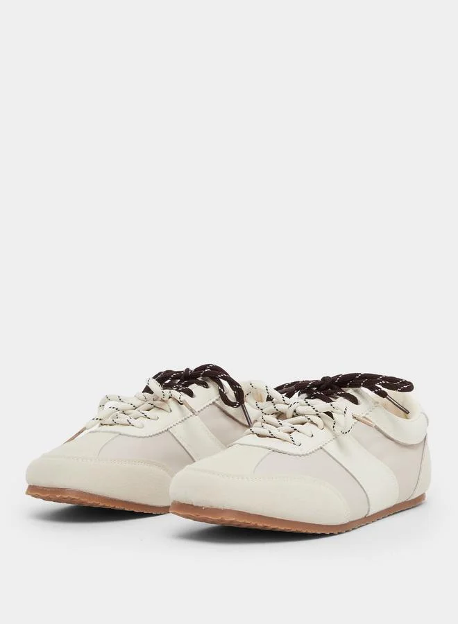 Styli Styli Classic Dual Tone Lace-Up Sneakers