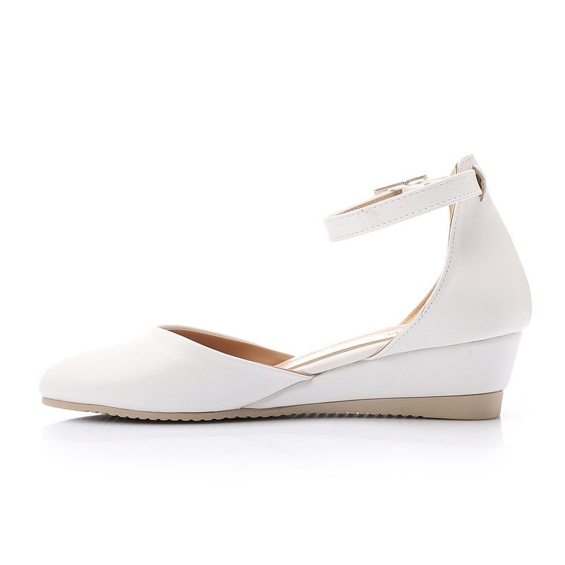 Ice Club Trendy Women’s Flat Shoes with Cross Strap Style Perfect for Dressing Up or Down Every Day - Image 4