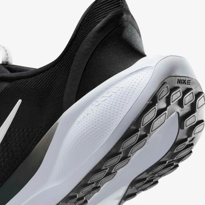 Nike Black Men's Pegasus EasyOn Road Running Shoes for Men | Best Price UAE