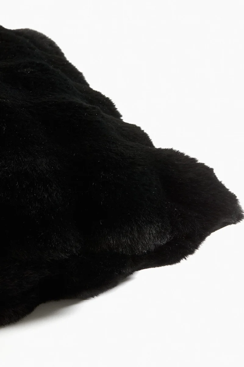 H&M Fluffy cushion cover