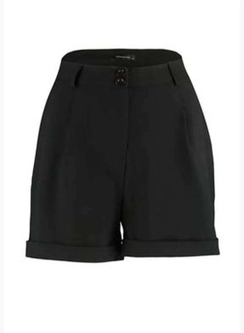 trendyol Black Regular Fit Woven Shorts TWOSS21SR0478.