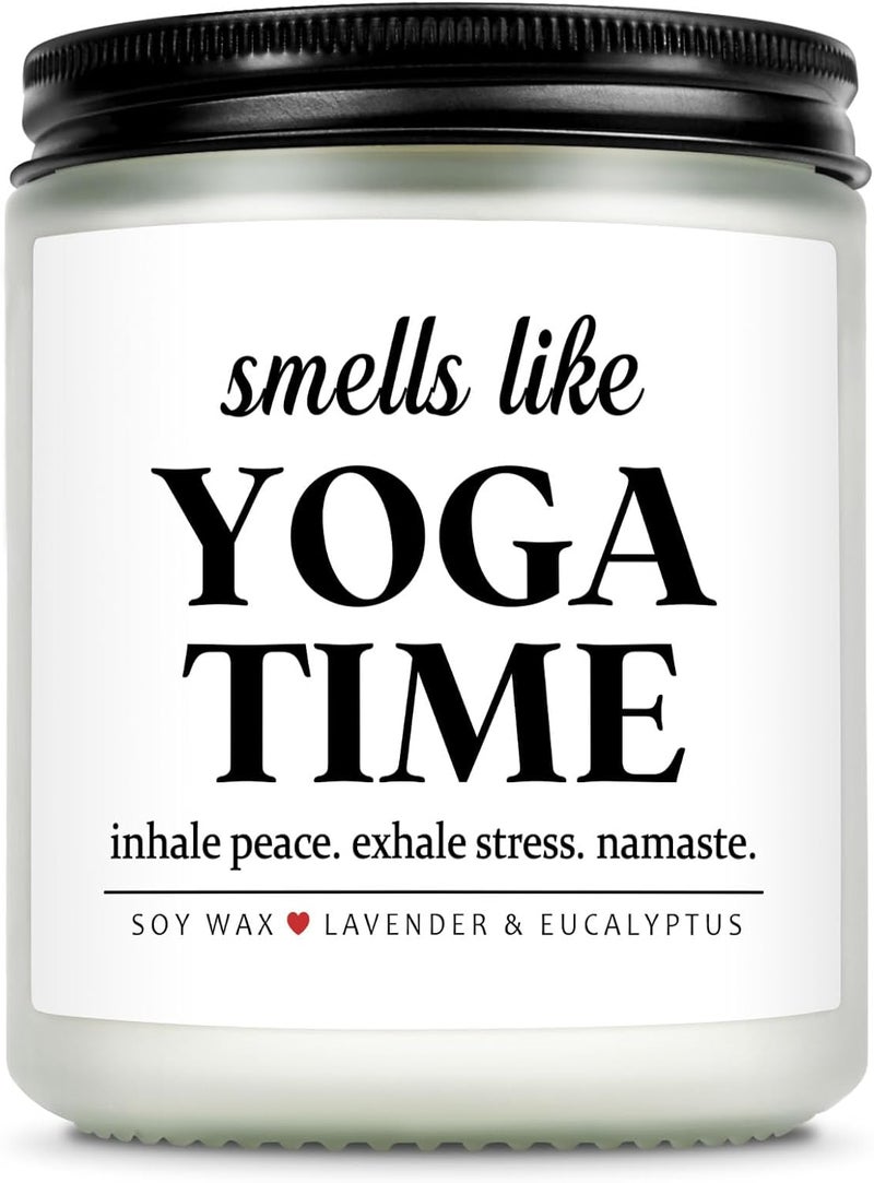 هدايا اليوجا من AceThrills - شمعة من شمع الصويا المعطر باللافندر 7 أونصة - Image 1