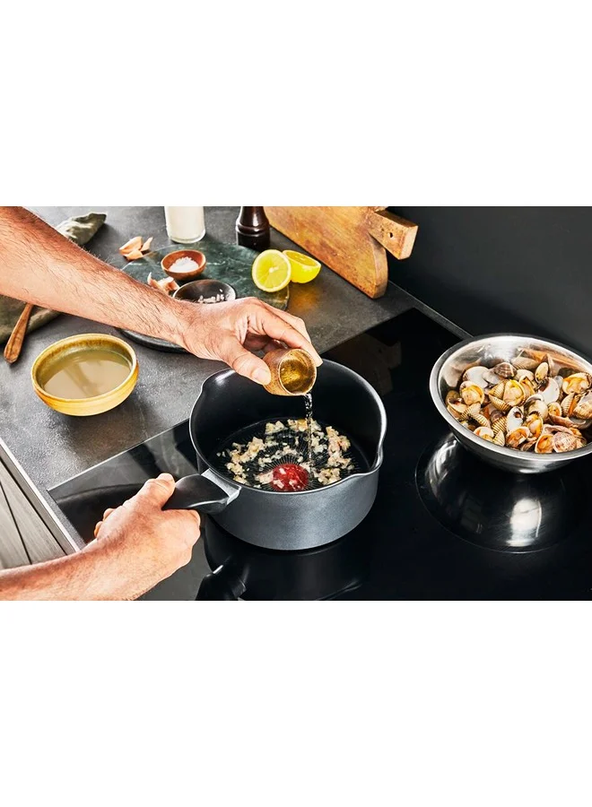 Tefal Saucepan | Unlimited Saucepan 18 Cm | Scratch Resistance | 100% Safe Non Stick Coating | Thermo Signal™ | Perfect Searing | Made In France | Induction | 2 Years Warranty