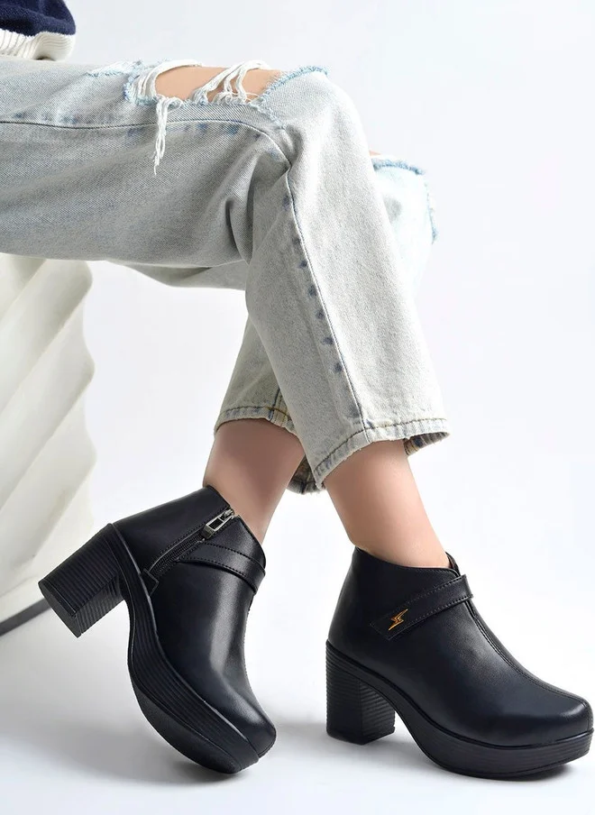 شوتوبيا Shoetopia Women Black Pointed Toe Regular Boots