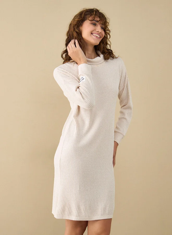 سبلاش فيڤ قميص نوم بنقوش وياقة ملتفة وأكمام طويلة