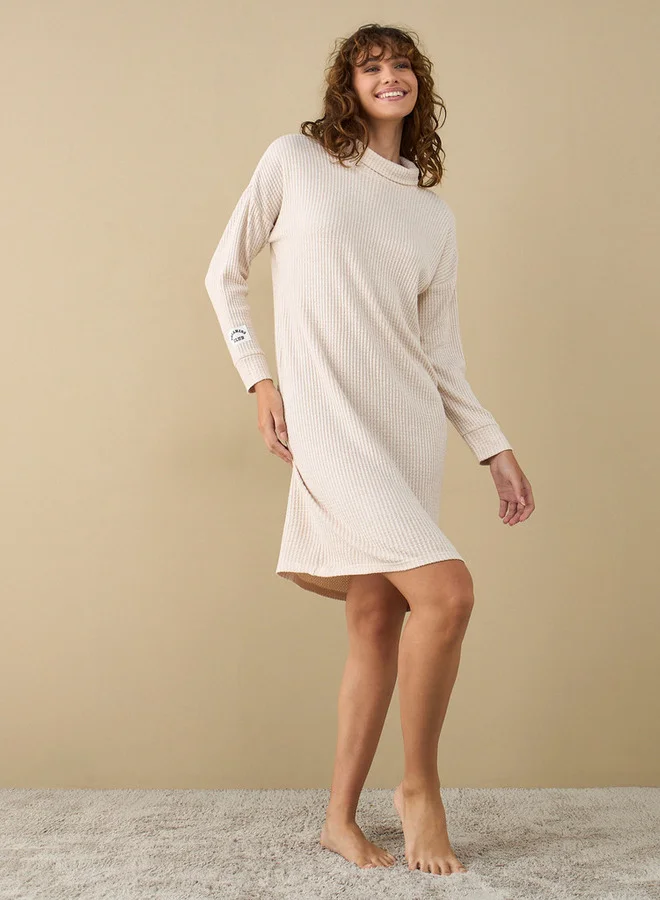 سبلاش فيڤ قميص نوم بنقوش وياقة ملتفة وأكمام طويلة