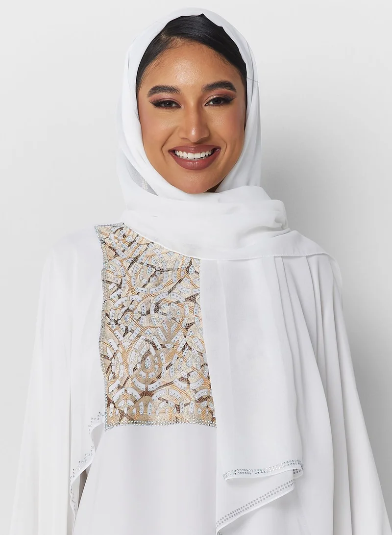 خزانة عباية مطرزة