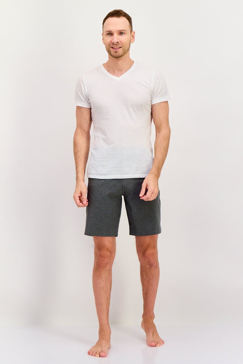 QUIKSILVER شورتات شاطئية رمادية للرجال - Image 2