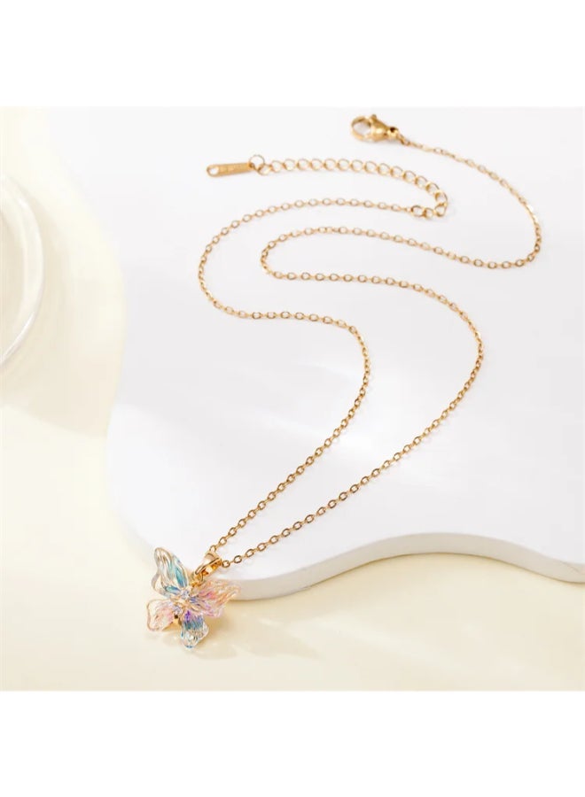 ذا بلاك بيرل اكسسوريز سلسلة أستانليس ستيل ذهبي مع دلاية شكل فراشة بألوان متعددة - Image 2