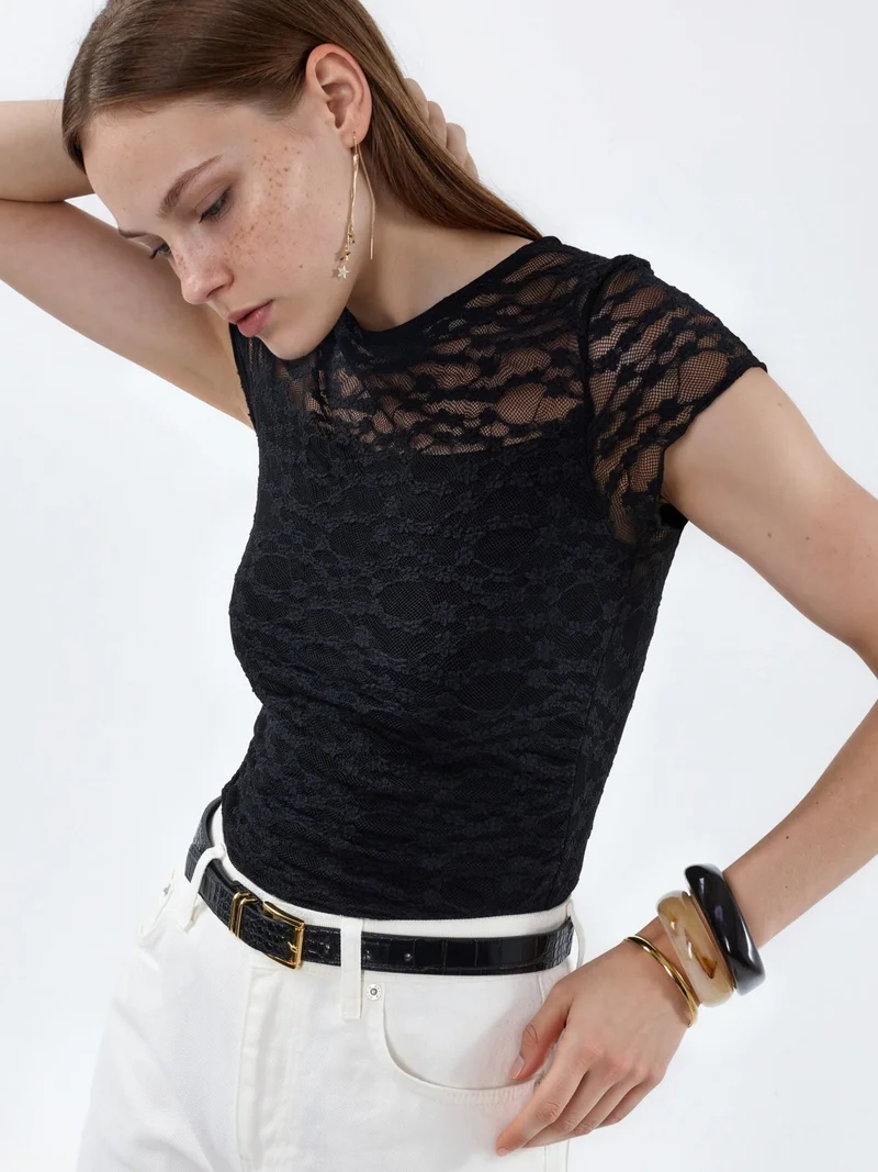 بوسيم BUSEM Slim Fit Lace Knit Blouse
