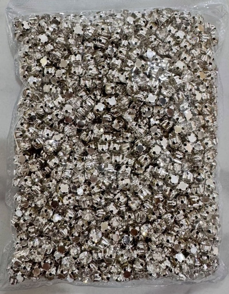 40 غرام / تقريبا 300 حبه  من الفصوص الكريستال اللامعة للخياطة  (4mm)  قاعدة فضية مسطحة DIY مرصعة أحجار كريمة زجاجية بفتحات مكوّنات إبرة وخيط تستخدم لخياطة على الملابس والفساتين والحقائب والأحذية ( أزرق داكن جدا ) - Image 3