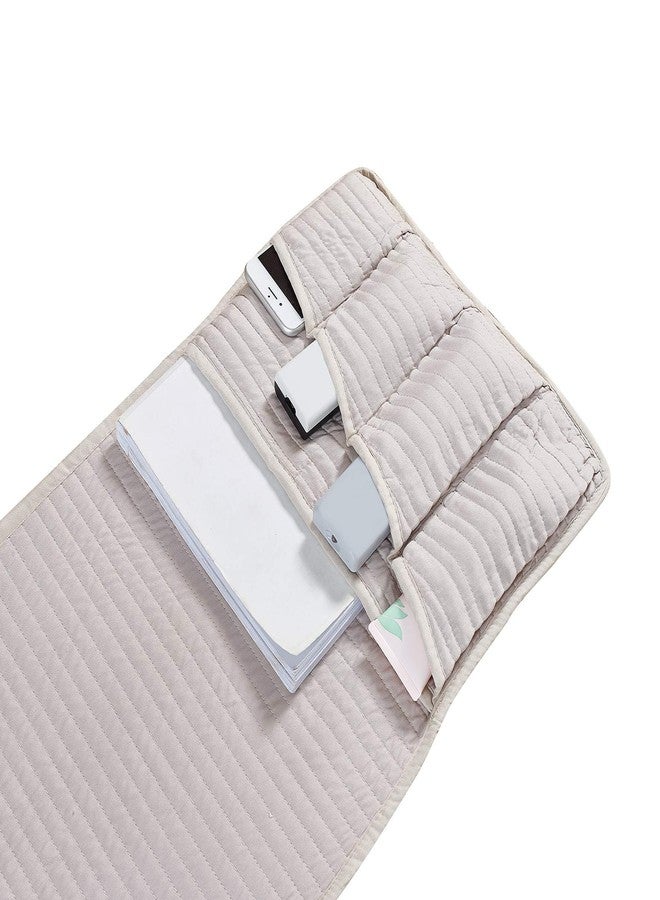 Brilliant Sunshine منظم مسند ذراع أريكة فاخر بلون بيج فاتح من بريليانت صن شاين، مزود بخمسة جيوب، وحامل كرسي استرخاء، وبطانة مبطنة بقنوات نصف بوصة، وحامل قابل للغسل لأجهزة التحكم عن بعد، ومساحة تخزين للمجلات والأجهزة اللوحية، مقاس 35×13 بوصة، لون بيج فاتح. - Image 3