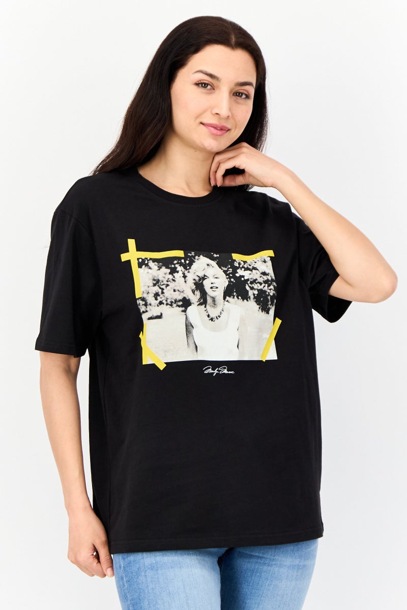 Marlyn Monroe تي شيرت نسائي بأكمام قصيرة وياقة دائرية، مطبوع برسومات، أسود - Image 1