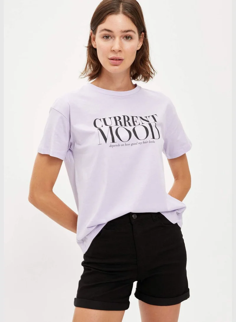 ديفاكتو Woman Short Sleeve T-Shirt