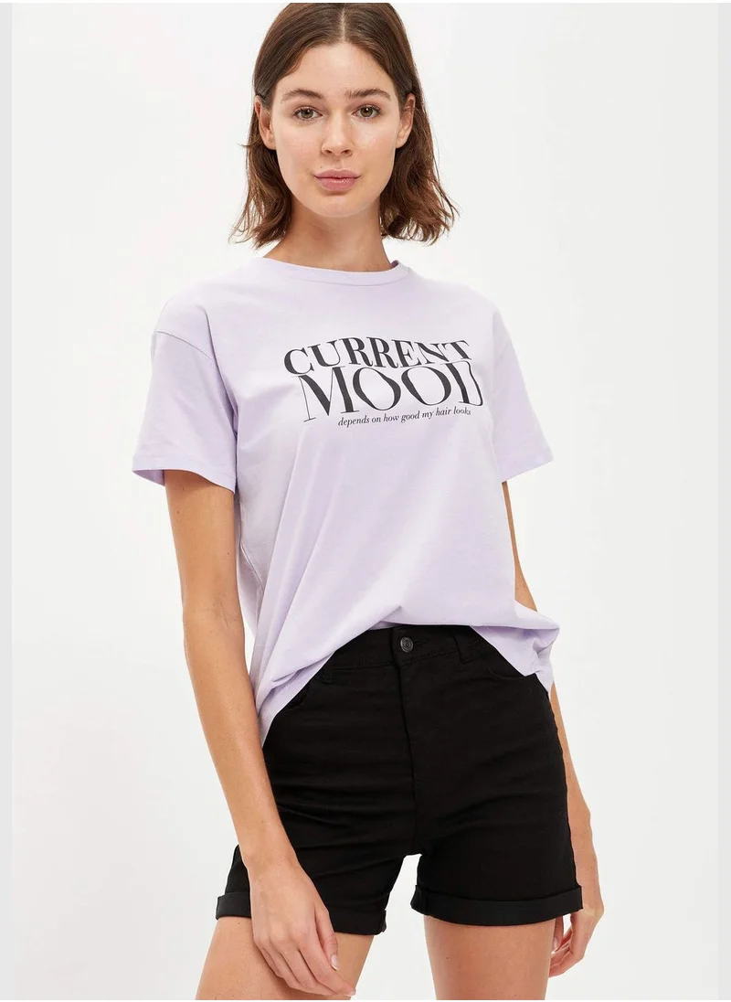 ديفاكتو Woman Short Sleeve T-Shirt