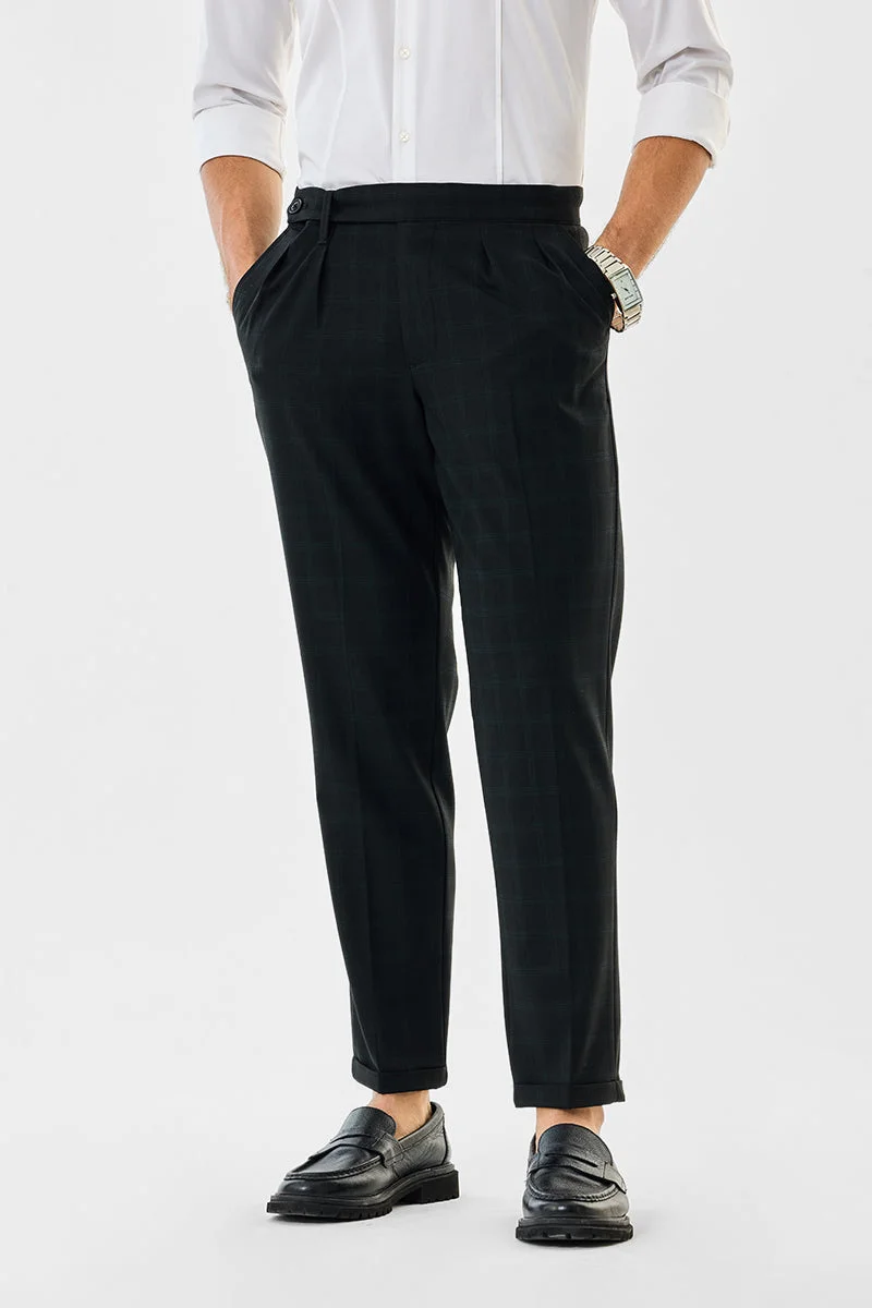 SNITCH بنطلون كاروهات بقصة ضيقة ومرونة