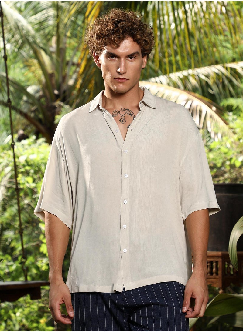 Campus Sutra Campus Sutra Men's Off-White Crinkled Oversized Shirt For Casual Wear | Spread Collar | Short Regular Sleeves | Button Closure | Oversized Shirt Crafted With Comfort Fit For Everyday Wear  - Image 2