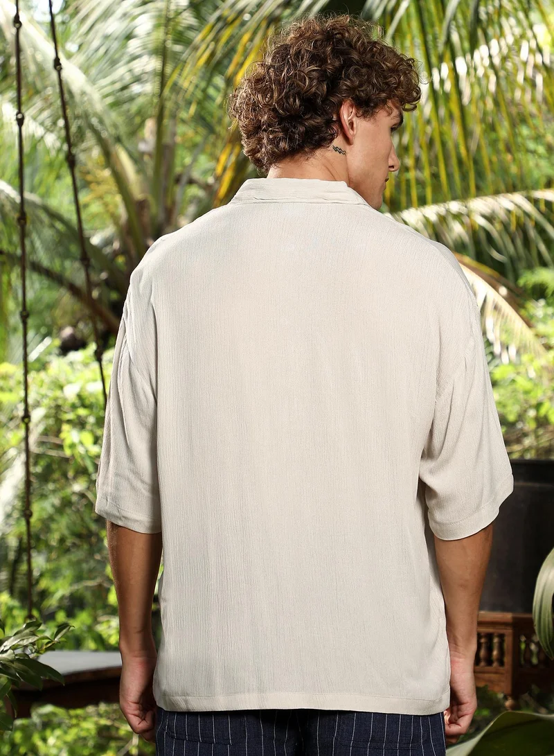 Campus Sutra Campus Sutra Men's Off-White Crinkled Oversized Shirt For Casual Wear | Spread Collar | Short Regular Sleeves | Button Closure | Oversized Shirt Crafted With Comfort Fit For Everyday Wear