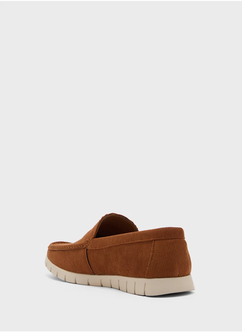 روبرت وود Coudroy Casual Slip Ons