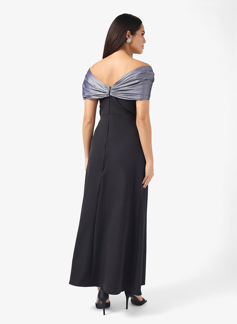 فستان مكشوف الكتفين